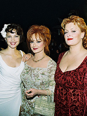 Ashley Judd, Naomi Judd, Wynonna Judd