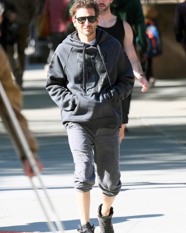 Bradley Cooper spotted walking in the West Village neighborhood of New York City

Pictured: Bradley Cooper
Ref: SPL8004733 300523 NON-EXCLUSIVE
Picture by: Elder Ordonez / SplashNews.com

Splash News and Pictures
USA: 310-525-5808
UK: 020 8126 1009
eamteam@shutterstock.com

World Rights, No Poland Rights, No Portugal Rights, No Russia Rights