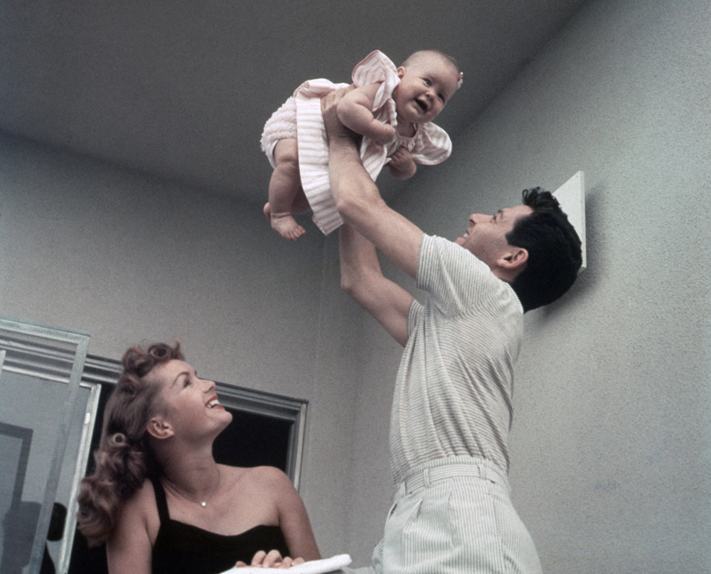 Editorial use only. No book cover usage.
Mandatory Credit: Photo by Kobal/Shutterstock (5878390b)
Debbie Reynolds, Carrie Fisher, Eddie Fisher
Debbie Reynolds - 1956
Candid