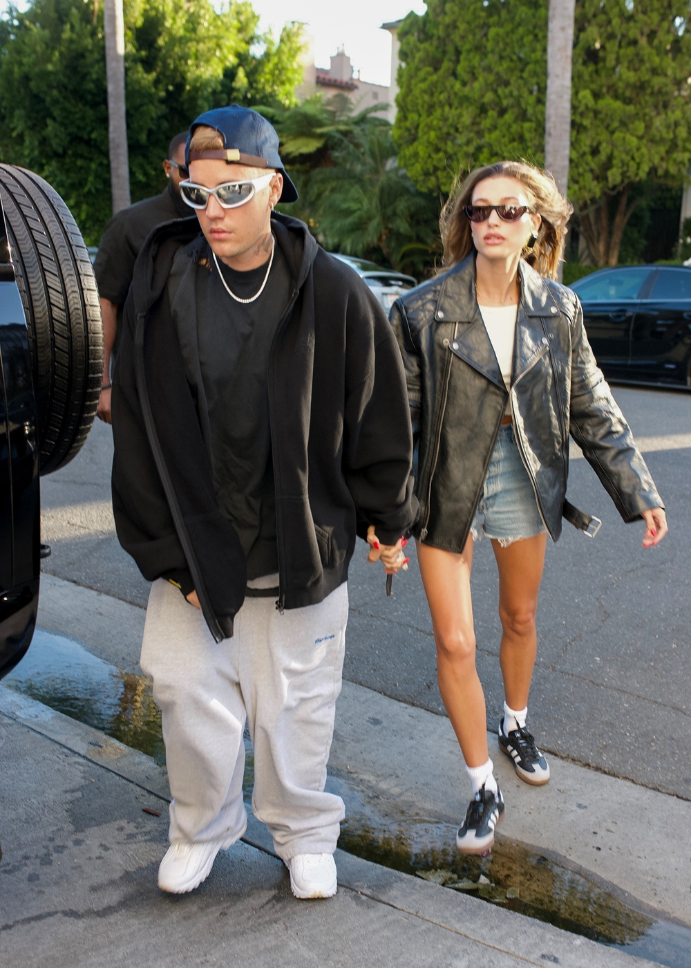 Beverly Hills, CA  - Justin Bieber escorts his wife Hailey Bieber as they arrive at a Churchome church service in Beverly Hills on Wedensday.

Pictured: Justin Bieber, Hailey Bieber

BACKGRID USA 30 JUNE 2022 

USA: +1 310 798 9111 / usasales@backgrid.com

UK: +44 208 344 2007 / uksales@backgrid.com

*UK Clients - Pictures Containing Children
Please Pixelate Face Prior To Publication*