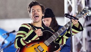 Harry Styles Performing