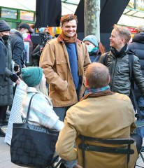 Ray Nicholson is seen on the film set of the 'Something From Tiffany's' in New York City.NON-EXCLUSIVE December 13, 2021Job: 211213JPAN8 New York, NYwww.bauergriffin.com
'Something from Tiffany's' on set filming, New York, USA - 13 Dec 2021