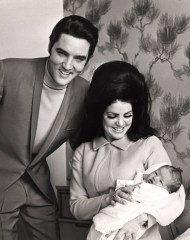 Editorial use only. No book cover usage.
Mandatory Credit: Photo by Kobal/Shutterstock (5872503d)
Elvis Presley, Priscilla Presley, Lisa Marie Presley
El Presley - 1968
Candid