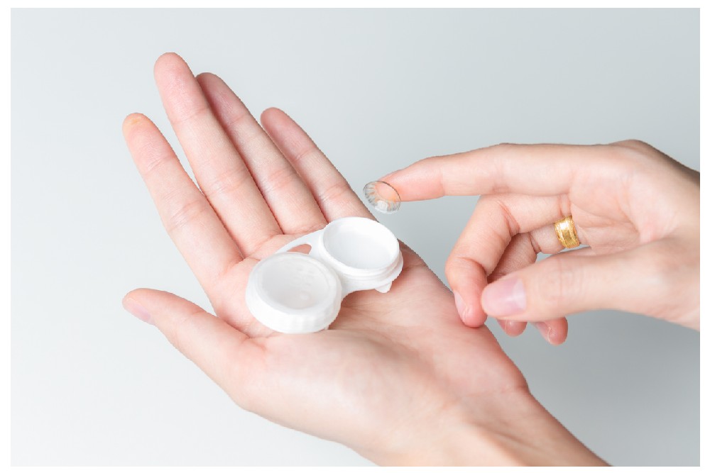 top contact lens case