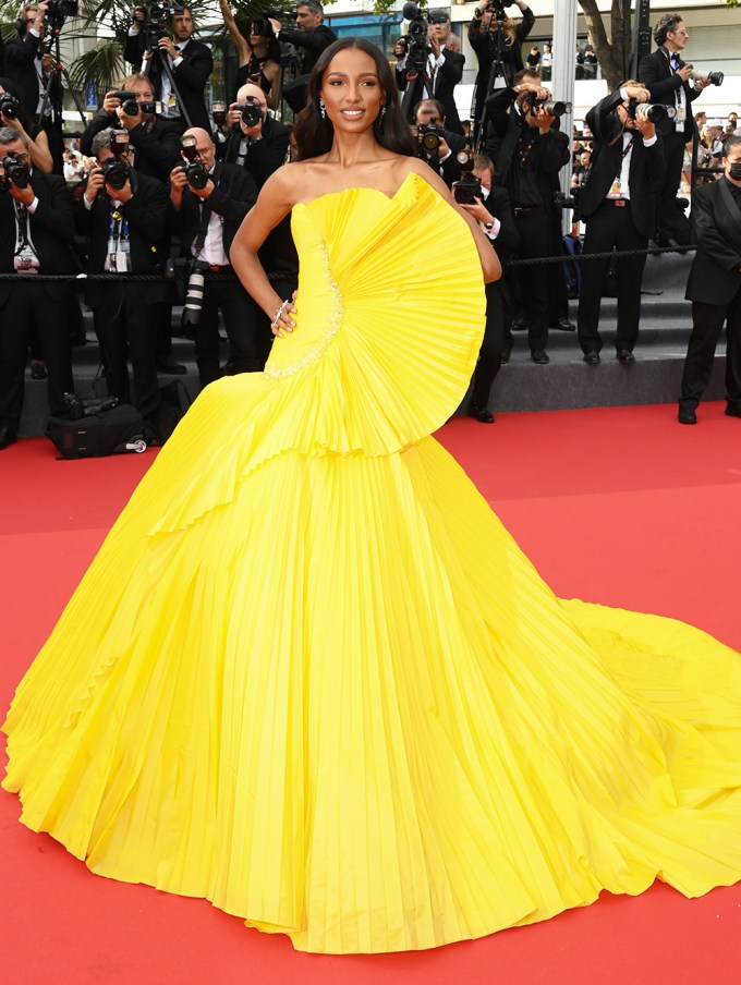 Jasmine Tookes At The Premiere Of ‘Top Gun: Maverick’