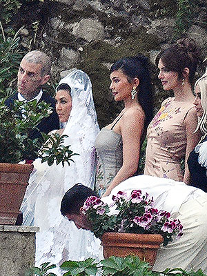 Kylie Jenner Kourtney Kardashian Wedding Italy May 2022