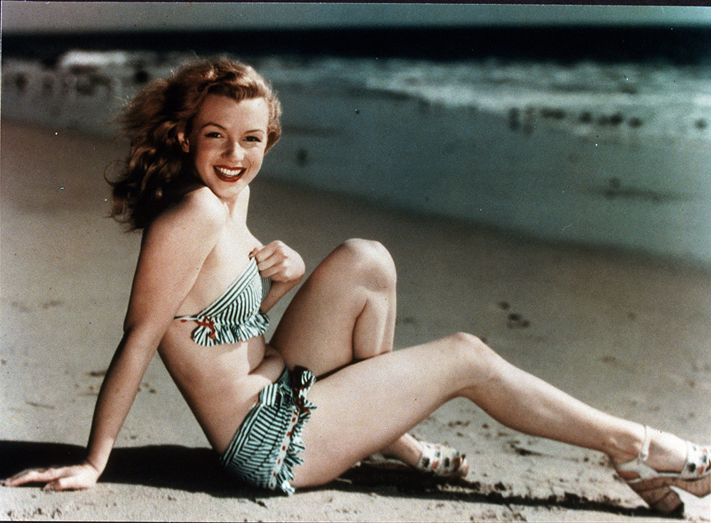 Editorial use only
Mandatory Credit: Photo by Snap/Shutterstock (390853hn)
FILM STILLS OF 1947, BATHING SUIT, BEACH, CLOTHING, MARILYN MONROE, OCEAN, PIN-UPS, BIKINI, SWIMMING COSTUME, SEXY, SWIM SUIT, SAND, RECLINING, SMILING, SHOES, FAT, MIDRIFF IN 1947
VARIOUS