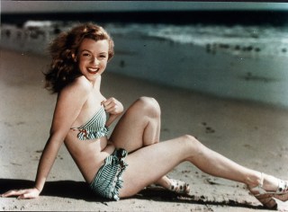 Editorial use only
Mandatory Credit: Photo by Snap/Shutterstock (390853hn)
FILM STILLS OF 1947, BATHING SUIT, BEACH, CLOTHING, MARILYN MONROE, OCEAN, PIN-UPS, BIKINI, SWIMMING COSTUME, SEXY, SWIM SUIT, SAND, RECLINING, SMILING, SHOES, FAT, MIDRIFF IN 1947
VARIOUS