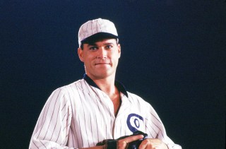 Editorial use only. No book cover usage.Mandatory Credit: Photo by Universal/Gordon/Kobal/Shutterstock (5884738t)Ray LiottaField Of Dreams - 1989Director: Phil Alden RobinsonUniversal/GordonUSAScene StillBaseballDramaJusqu'au bout du rêve