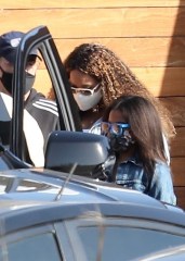 Malibu, CA  - *EXCLUSIVE* Beyoncé exits after lunch with her daughter Blue Ivy at Nobu in Malibu.

Pictured: Beyoncé, Beyoncé Giselle Knowles-Carter, Blue Ivy Carter

BACKGRID USA 30 MARCH 2021 

BYLINE MUST READ: BENS / BACKGRID

USA: +1 310 798 9111 / usasales@backgrid.com

UK: +44 208 344 2007 / uksales@backgrid.com

*UK Clients - Pictures Containing Children
Please Pixelate Face Prior To Publication*