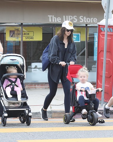 Pacific Palisades, CA  - *EXCLUSIVE*  - Chris Pratt enjoys Sunday morning with his family as they go to the Farmers Market in Pacific Palisades.

Pictured: Chris Pratt, Katherine Schwarzenegger

BACKGRID USA 23 JULY 2023 

USA: +1 310 798 9111 / usasales@backgrid.com

UK: +44 208 344 2007 / uksales@backgrid.com

*UK Clients - Pictures Containing Children
Please Pixelate Face Prior To Publication*