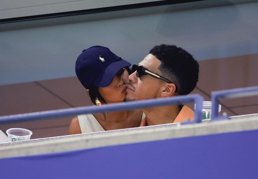 New York, NY  - Kendall Jenner and Devin Booker show some PDA as they watch as Casper Ruud of Norway vs Carlos Alcaraz of Spain play in the men's final match at the US Open Tennis Championships.

Pictured: Kendall Jenner, Devin Booker

BACKGRID USA 11 SEPTEMBER 2022 

USA: +1 310 798 9111 / usasales@backgrid.com

UK: +44 208 344 2007 / uksales@backgrid.com

*UK Clients - Pictures Containing Children
Please Pixelate Face Prior To Publication*