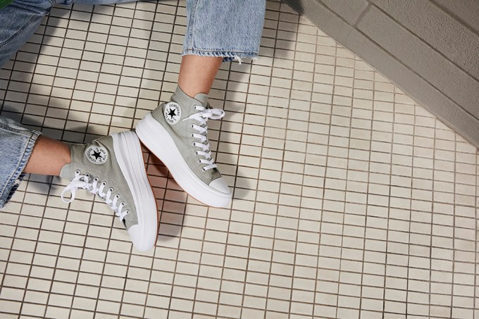 DSW Partners With Social Media Star, Atiana De La Hoya as The Muse for Pre-Fall and Back-To-School!