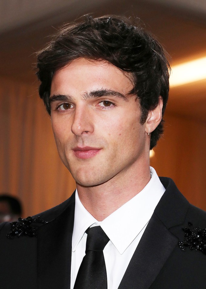 Jacob Elordi’s Little Hoop