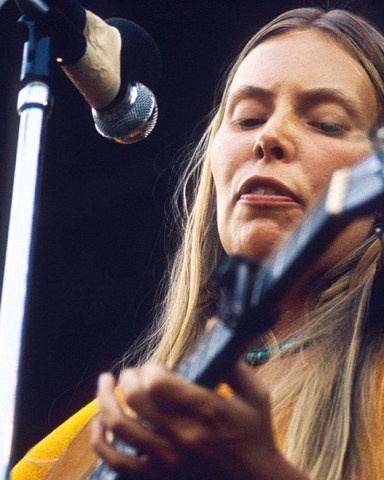 JONI MITCHELL
Various
