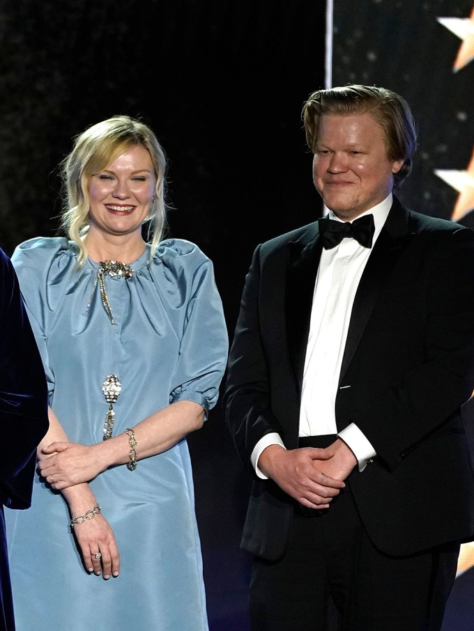 Kirsten Dunst & Jesse Plemons Accept A 2022 Critics Choice Award