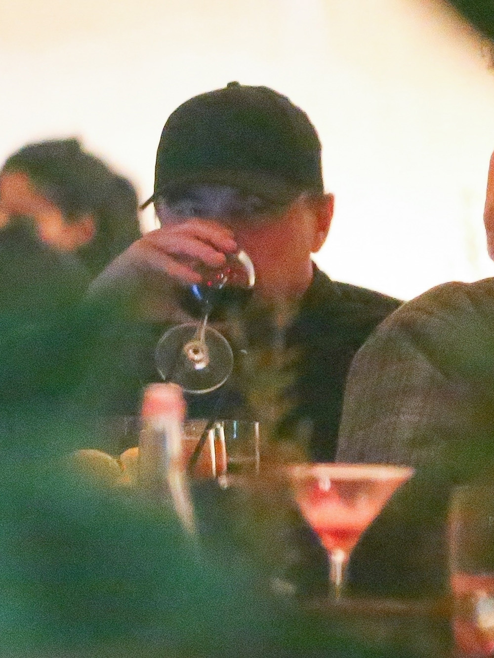 *EXCLUSIVE* Leonardo DiCaprio enjoys dinner at Avra ​​restaurant in Beverly Hills with friends