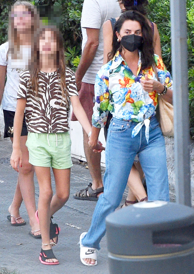 Penelope Cruz & children Leo and Luna