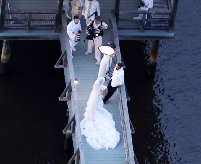 Jennifer Lopez & Ben Affleck On The Dock