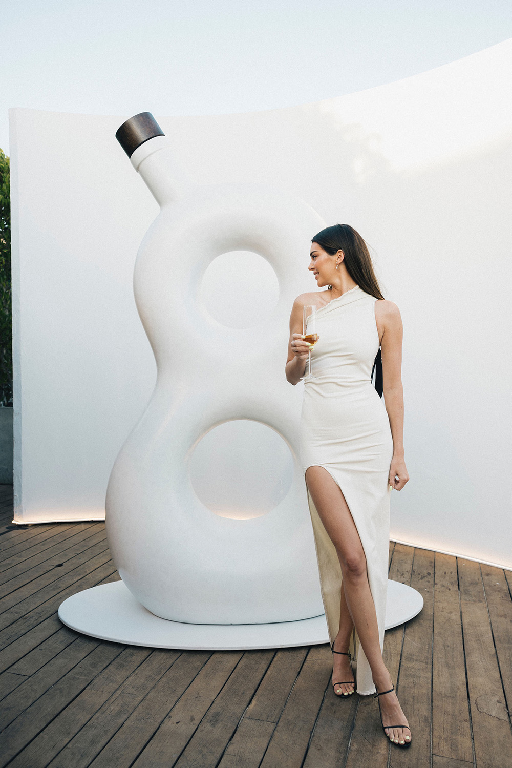 Kendall Jenner celebrated the launch of Eight Reserve by 818 at the second annual 8.18 party at Little Beach House Malibu on August 18. The model looked stunning in a white dress as she toasted the new ultra-premium Añejo Reserve from her award-winning 818 Tequila. She was joined by friends and family including Kim Kardashian, Khloe Kardashian, Kylie Jenner, Kris Jenner, Caitlyn Jenner and Hailey and Justin Bieber at the party. Other guests including Harry Hudson, Fai Khadra, Renell Medrano, Natalie Halcro, Olivia Pierson, Zack Bia and Taco. Guests were treated to neat pours of Eight Reserve, custom 818 cocktails and light bites, and posed for photos with a large recreation of the stylish Eight Reserve bottle. *BYLINE: Sophie Sahara/Mega. 18 Aug 2022 Pictured: Kendall Jenner celebrates the launch of Eight Reserve by 818 at the second annual 8.18 party at Little Beach House Malibu on August 18. *BYLINE: Sophie Sahara/Mega. Photo credit: Sophie Sahara/Mega TheMegaAgency.com +1 888 505 6342 (Mega Agency TagID: MEGA887761_001.jpg) [Photo via Mega Agency]