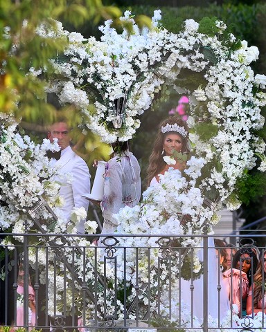 Teresa Giudice and Husband Luis Ruelas kiss while getting married in New Jersey this evening in front of guests

Pictured: Teresa Giudice,Luis Ruelas
Ref: SPL5331117 060822 NON-EXCLUSIVE
Picture by: Elder Ordonez / SplashNews.com

Splash News and Pictures
USA: +1 310-525-5808
London: +44 (0)20 8126 1009
Berlin: +49 175 3764 166
photodesk@splashnews.com

World Rights, No Poland Rights, No Portugal Rights, No Russia Rights