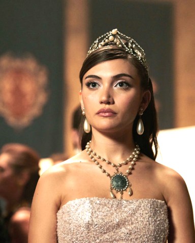 VAMPIRE ACADEMY -- “Pilot” Episode 101 -- Pictured: Daniela Nieves as Lissa Dragomir -- (Photo by: Jose Haro/Peacock)