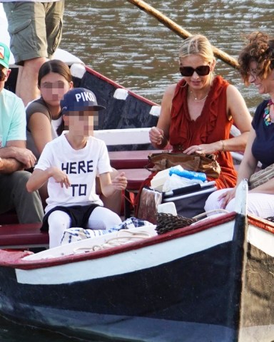 Florence, ITALY  - *EXCLUSIVE* Sarah Michelle Gellar and Freddie Prinze Jr enjoy their vacation with their family in Florence, Italy. The family visited the Uffizi Gallery in the morning, then they went inside the Duomo, the cathedral of Florence. In the evening they boarded a boat and sailed along the Arno River, and passed under the Ponte Vecchio.

Pictured: Sarah Michelle Gellar, Freddie Prinze Jr

BACKGRID USA 13 JULY 2023 

USA: +1 310 798 9111 / usasales@backgrid.com

UK: +44 208 344 2007 / uksales@backgrid.com

*UK Clients - Pictures Containing Children
Please Pixelate Face Prior To Publication*