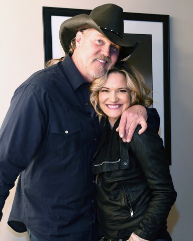 EXCLUSIVE: AR no mins USA, UK, DACHMandatory Credit: Photo by Rick Diamond/Shutterstock (9473792w)Trace Adkins and Victoria PrattExclusive - 'Jammin' To Beat The Blues' concert, Backstage, Ryman Auditorium, Nashville, USA - 21 Mar 2018