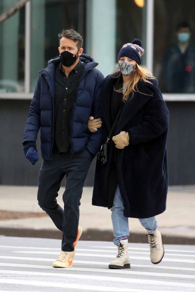 Blake Lively & Ryan Reynolds on a Stroll in NYC