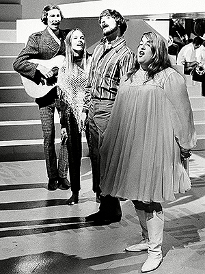 American pop-quartet The Mamas and the Papas are seen performing onstage,, in Los Angeles, California. From left are : singer/songwriter John Phillips, his wife Michelle Phillips, Dennis Doherty and Cass ElliottTHE MAMAS AND THE PAPAS, LOS ANGELES, USA