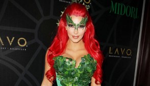 Kim Kardashian halloween costume