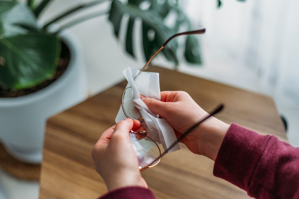 highly rated lens cleaning wipes