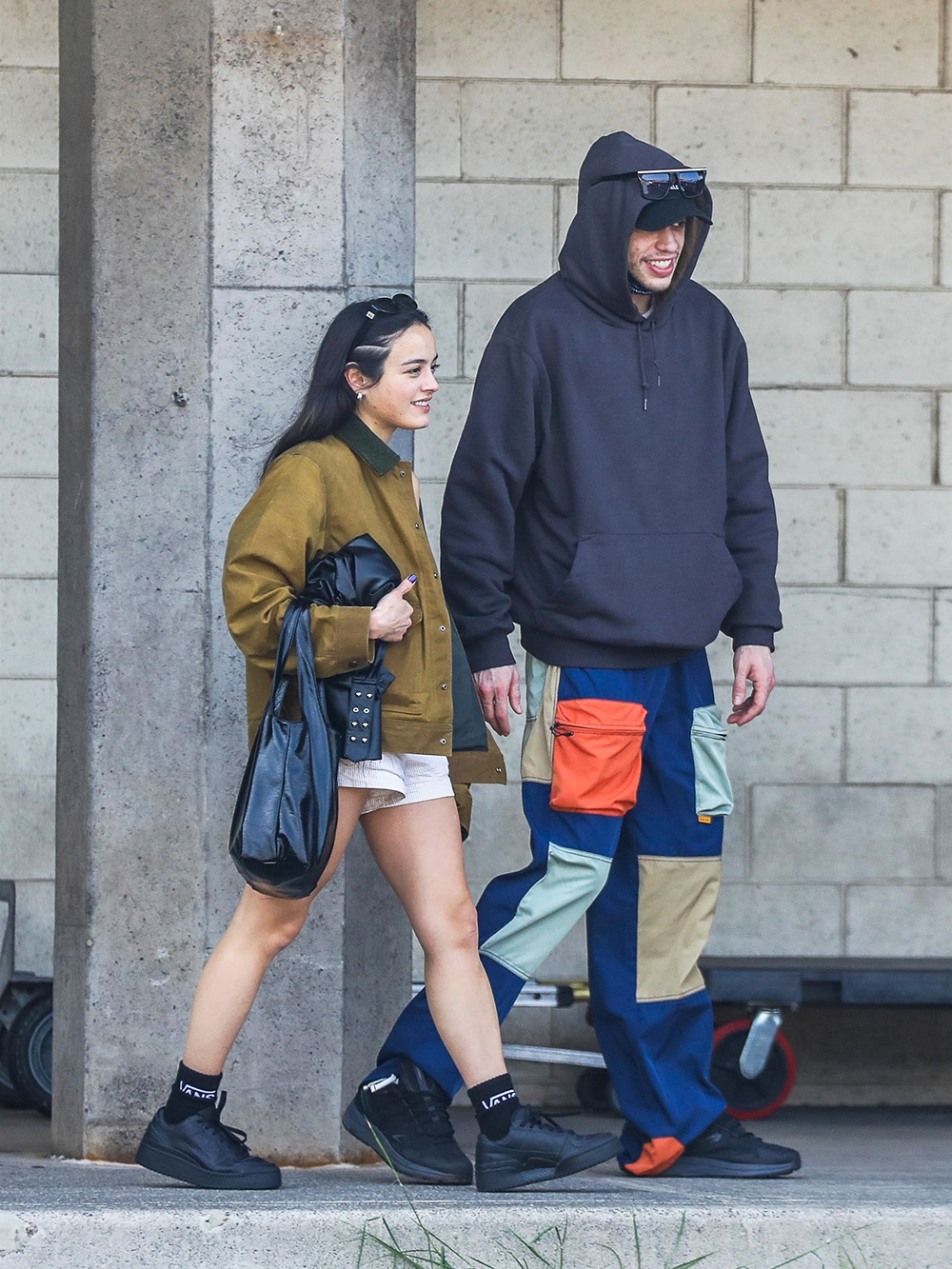 Maui, HI  - *EXCLUSIVE*  - Pete Davidson and Chase Sui Wonders leave Hawaii after a romantic week. Pictures were taken on 01/26/22.

Pictured: Pete Davidson and Chase Sui Wonders

BACKGRID USA 29 JANUARY 2023 

BYLINE MUST READ: BACKGRID

USA: +1 310 798 9111 / usasales@backgrid.com

UK: +44 208 344 2007 / uksales@backgrid.com

*UK Clients - Pictures Containing Children
Please Pixelate Face Prior To Publication*