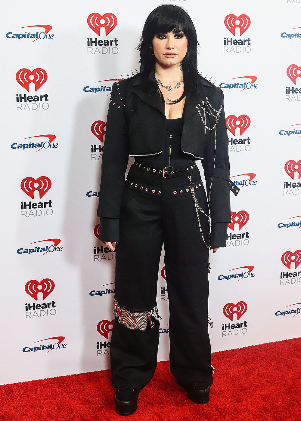 MANHATTAN, NEW YORK CITY, NEW YORK, USA - DECEMBER 09: 2022 iHeartRadio Z100 New York Jingle Ball held at Madison Square Garden on December 9, 2022 in Manhattan, New York City, New York, United States. (Photo by Jordan Hinton/Image Press Agency)Pictured: Demi Lovato,Dua LipaRef: SPL5508960 101222 NON-EXCLUSIVEPicture by: Jordan Hinton/Image Press Agency / SplashNews.comSplash News and PicturesUSA: +1 310-525-5808London: +44 (0)20 8126 1009Berlin: +49 175 3764 166photodesk@splashnews.comWorld Rights, No Italy Rights