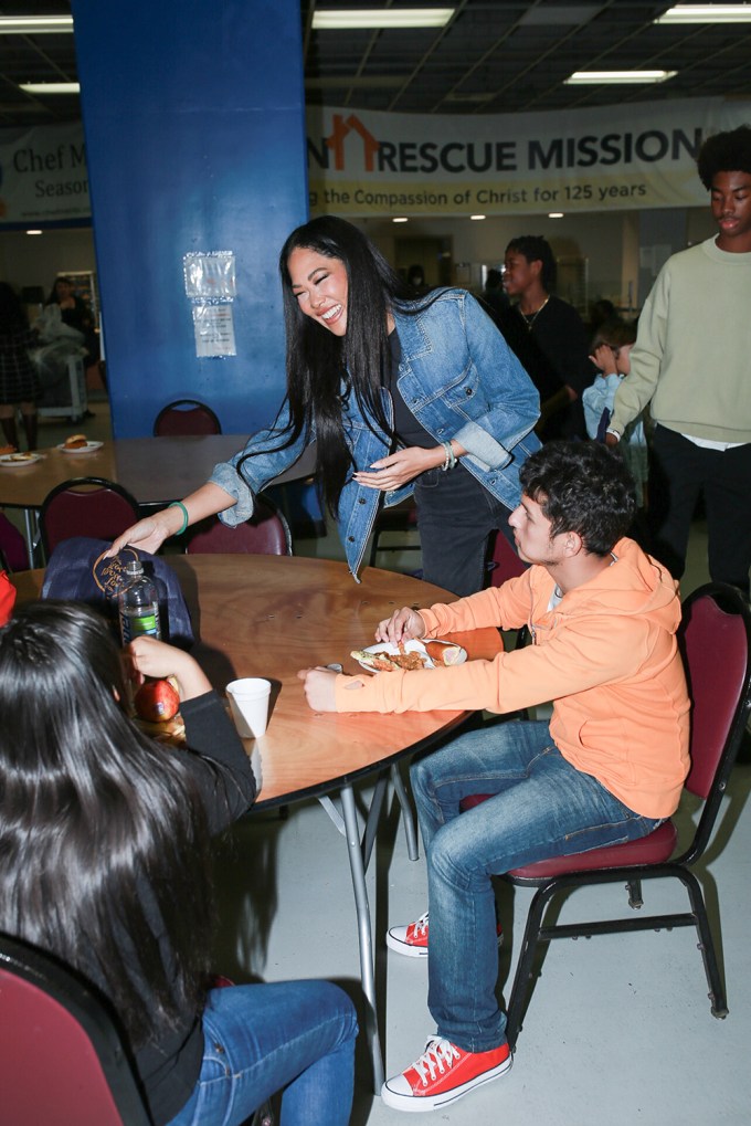 Kimora Lee Simmons and sons assist Union Rescue Mission