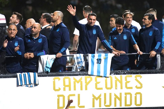 Coach Lionel Scaloni On Team Argentina’s Bus Float