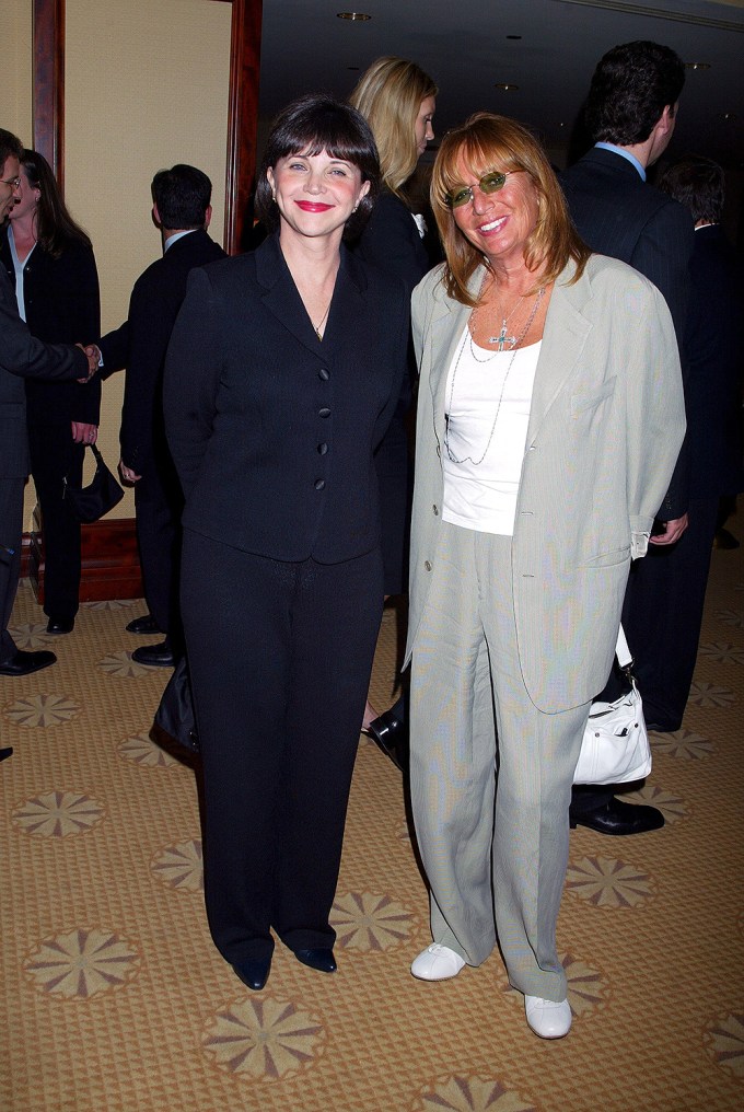 Penny Marshall & Cindy Williams at the National MS Society’s Dinner of Champions