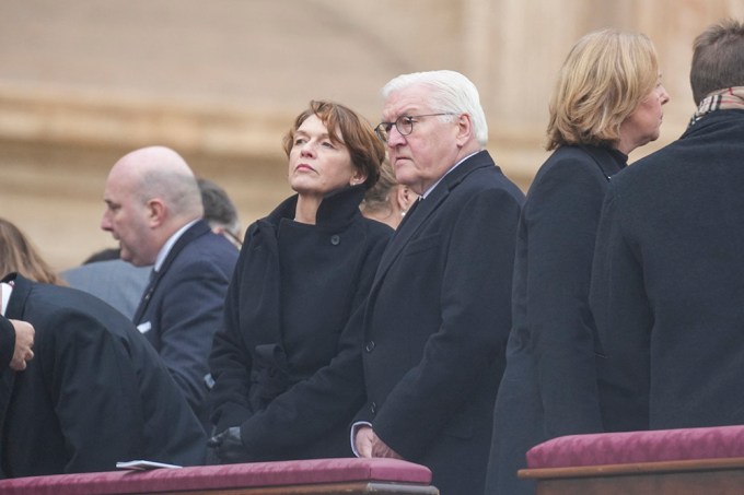 Somber Crowds At The Pope’s Funeral