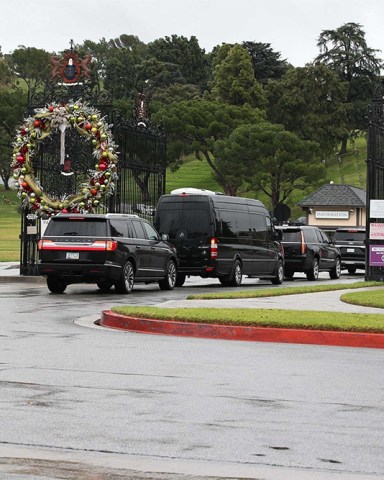 Los Angeles, CA  - Stephen "tWitch" Boss is being laid to rest.
The So You Think You Can Dance star and beloved DJ–turned–producer on The Ellen DeGeneres Show is being memorialized at a small family funeral at Forest Lawn in Los Angeles.

Pictured: Stephen tWitch Boss

BACKGRID USA 4 JANUARY 2023 

USA: +1 310 798 9111 / usasales@backgrid.com

UK: +44 208 344 2007 / uksales@backgrid.com

*UK Clients - Pictures Containing Children
Please Pixelate Face Prior To Publication*