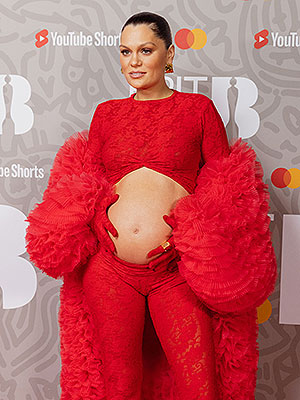 Jessie J pregnant