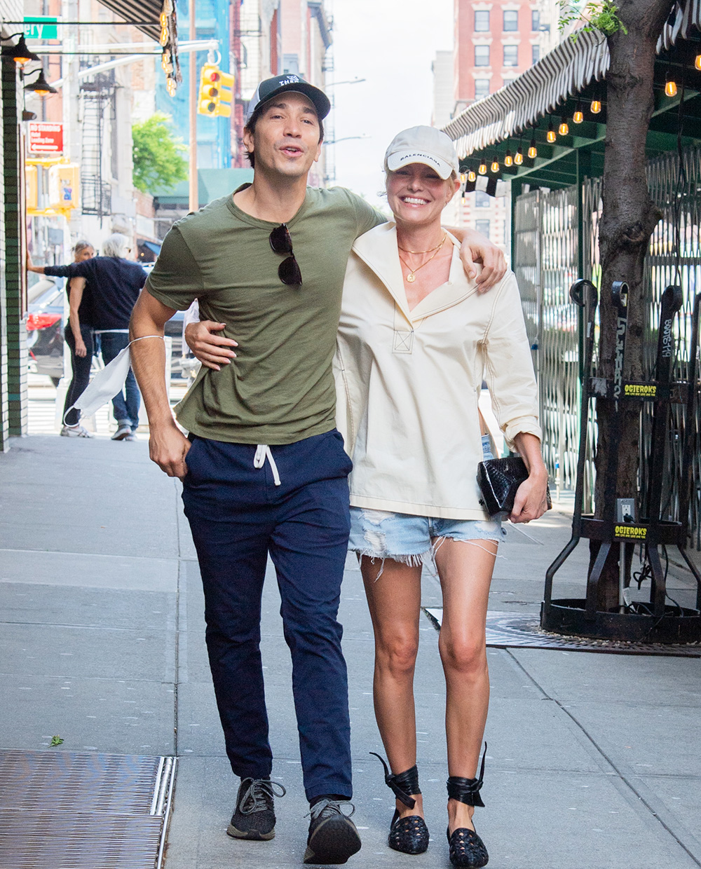 Kate Bosworth And Justin Long holding each other on a romantic stroll through Soho NYC

Pictured: Justin Long,Kate Bosworth
Ref: SPL5309609 120522 NON-EXCLUSIVE
Picture by: WavyPeter / SplashNews.com

Splash News and Pictures
USA: 310-525-5808
UK: 020 8126 1009
eamteam@shutterstock.com

World Rights