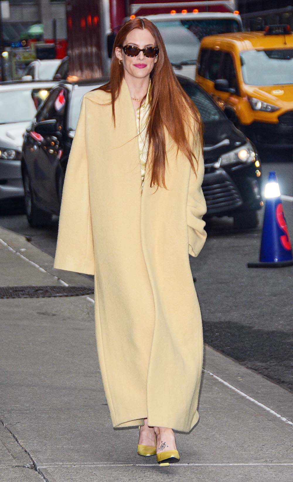 Celebrities visit the Stephen Colbert Show in NYC.Pictured: Riley KeoughRef: SPL5526463 010323 NON-EXCLUSIVEPicture by: Lakota / SplashNews.comSplash News and PicturesUSA: +1 310-525-5808London: +44 (0)20 8126 1009Berlin: +49 175 3764 166photodesk@splashnews.comWorld Rights
