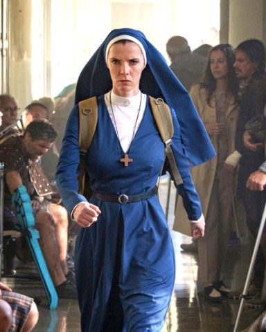 MRS. DAVIS -- "Beautiful Things That Come with Madness" Episode 104 -- Pictured: Betty Gilpin as Simone -- (Photo by: Sophie Kohler/PEACOCK)