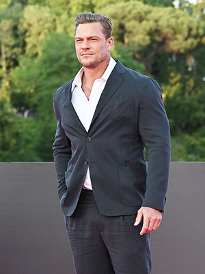Alan Ritchson