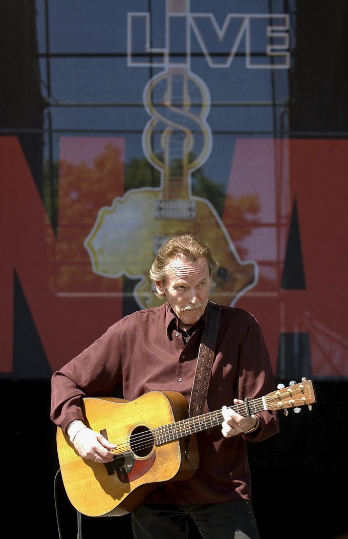 Gordon Lightfoot in Canada