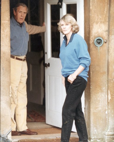 Camilla Parker Bowles (later Duchess Of Cornwall) With Her Father Major Bruce Shand (d. 6/06) Outside Her Wiltshire Home 1992.
Camilla Parker Bowles (later Duchess Of Cornwall) With Her Father Major Bruce Shand (d. 6/06) Outside Her Wiltshire Home 1992.