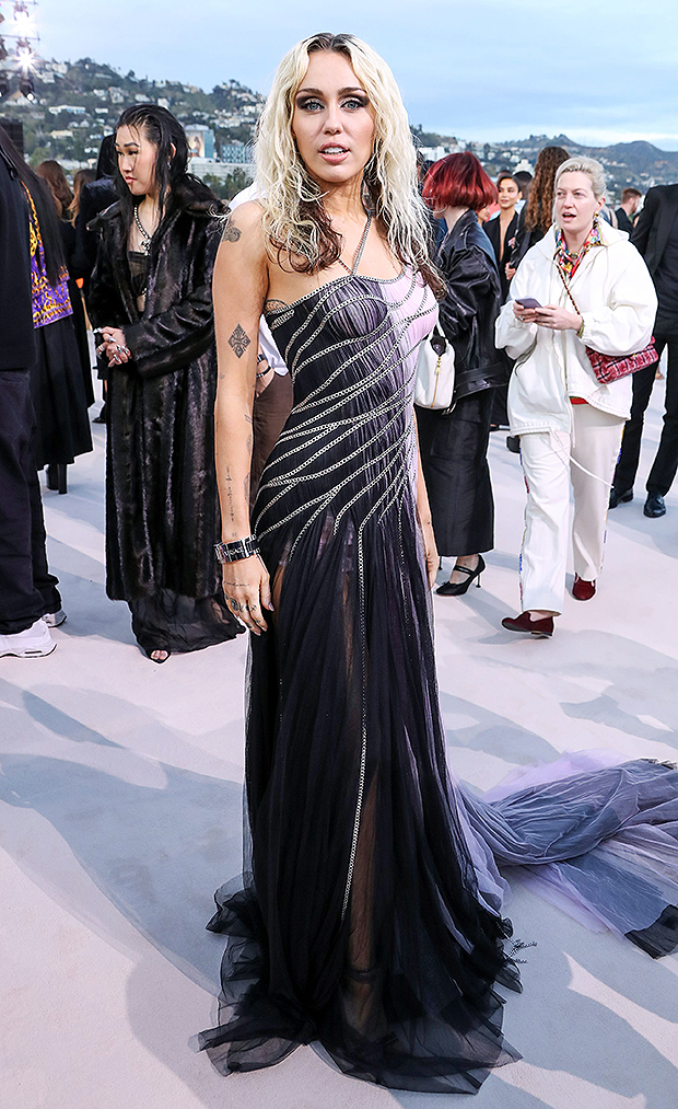 miley cyrus flowers 1 billion