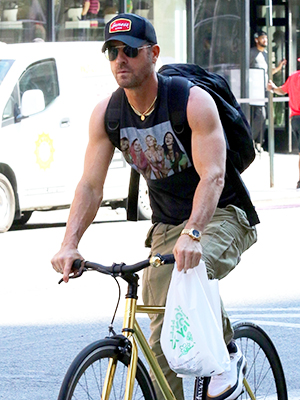 Justin Theroux rocks Selena Gomez shirt