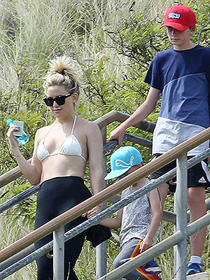 kate hudson kids vacation in italy