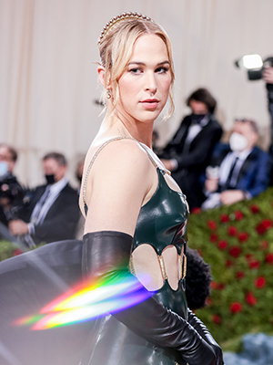 Tommy Dorfman 13 reasons why salary